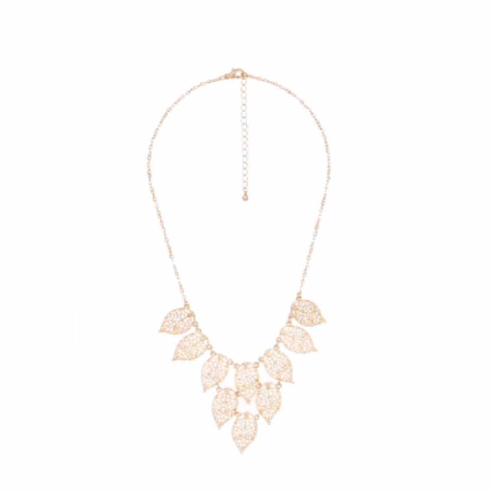 Elegant Gold Leaf Necklace